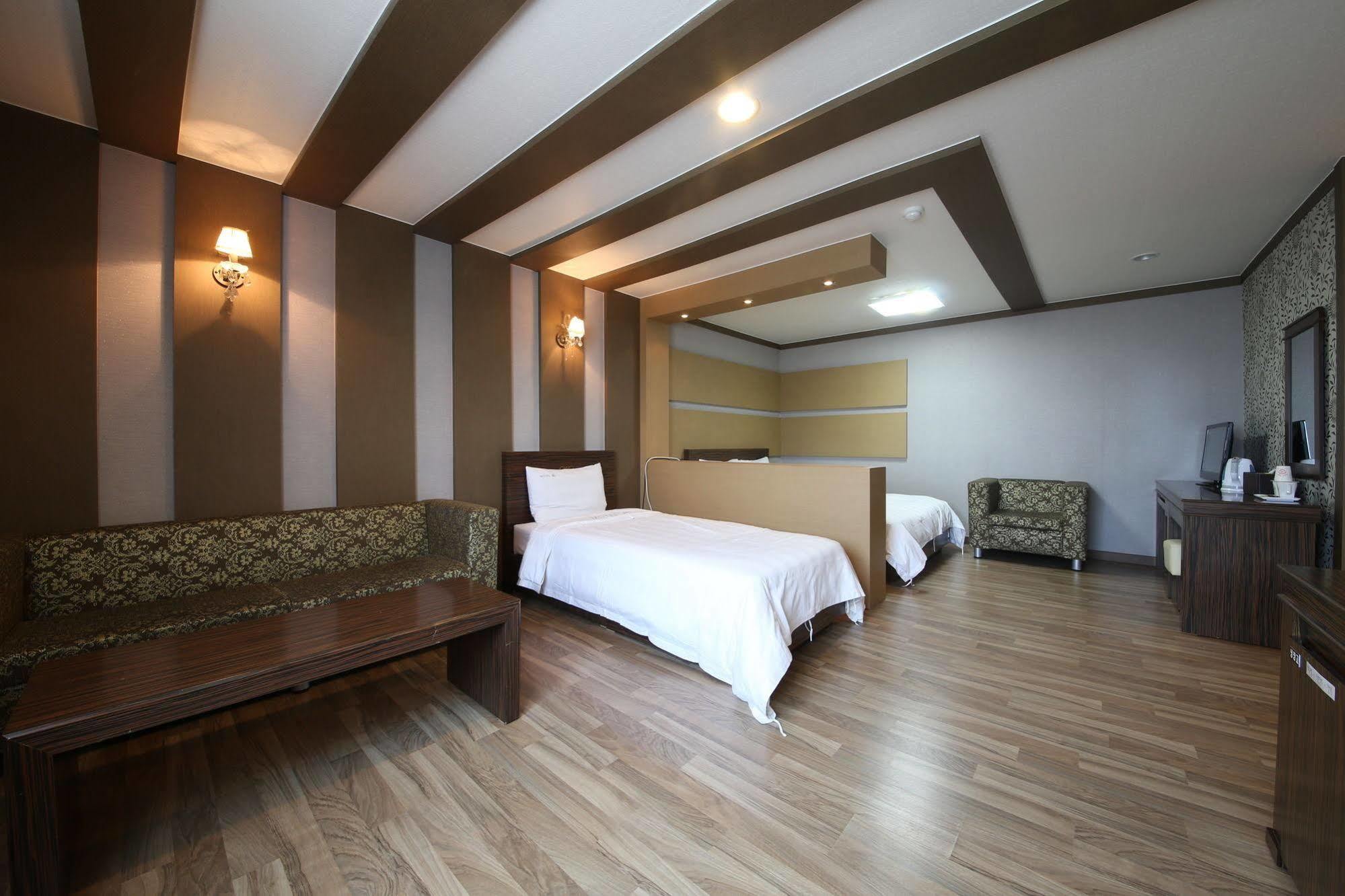 Yes Motel Gunsan Zewnętrze zdjęcie