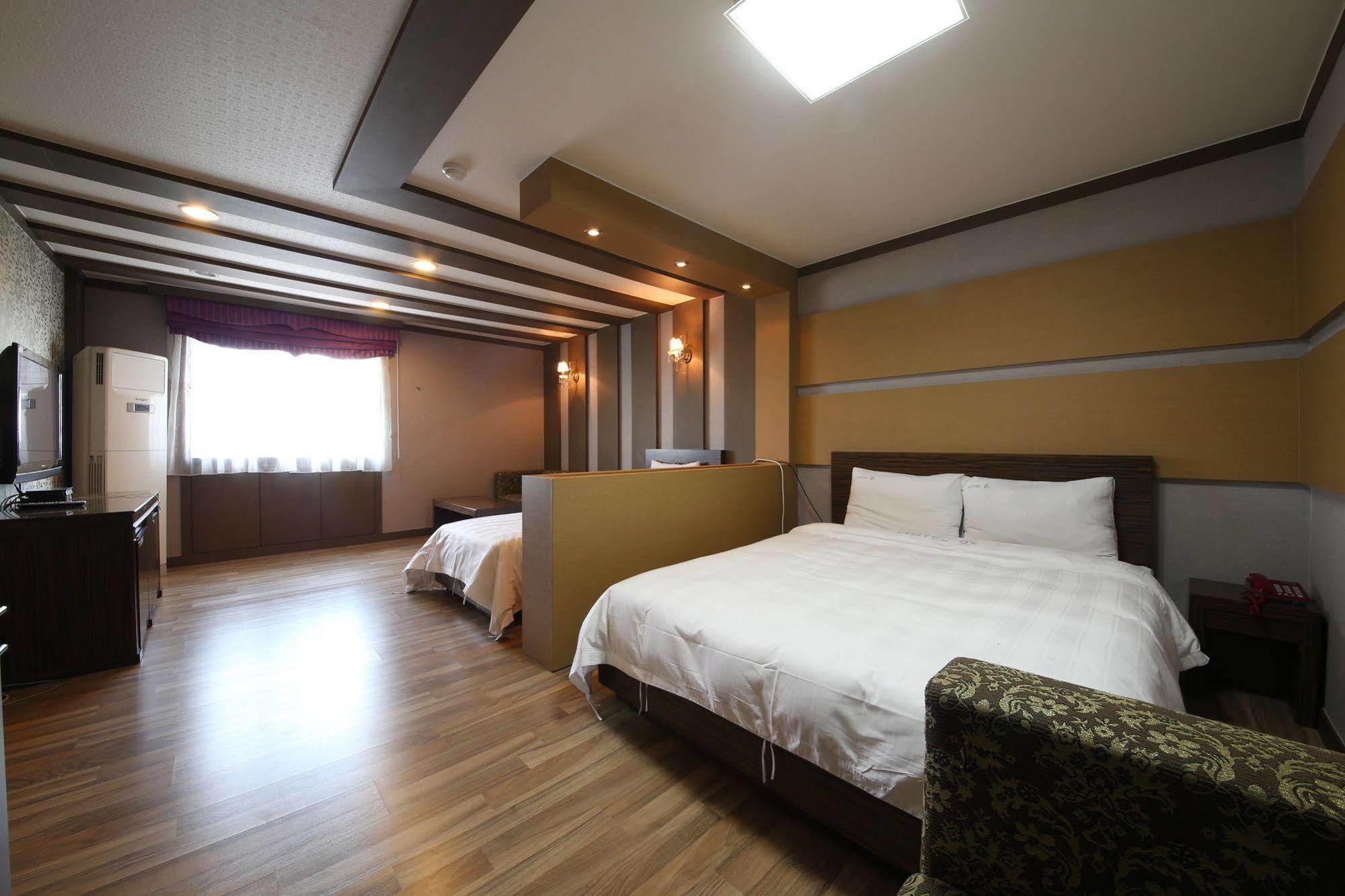 Yes Motel Gunsan Zewnętrze zdjęcie
