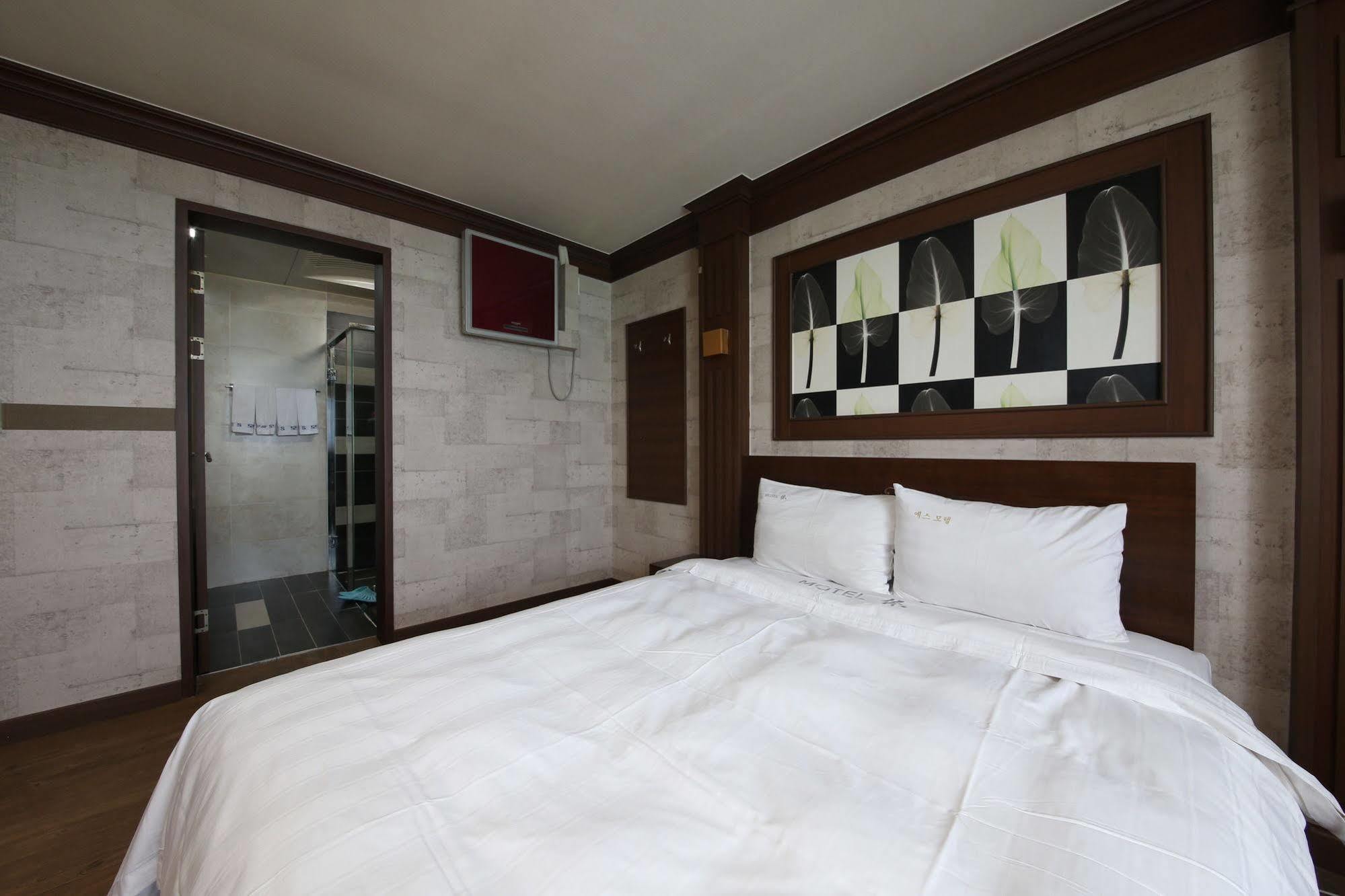Yes Motel Gunsan Zewnętrze zdjęcie