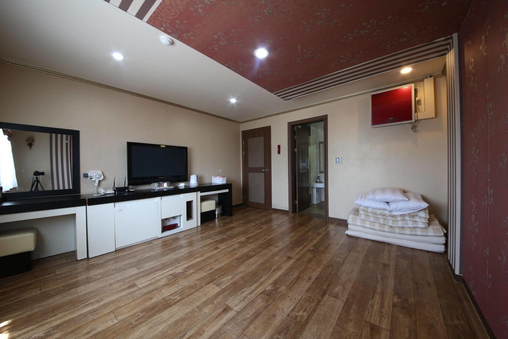 Yes Motel Gunsan Zewnętrze zdjęcie