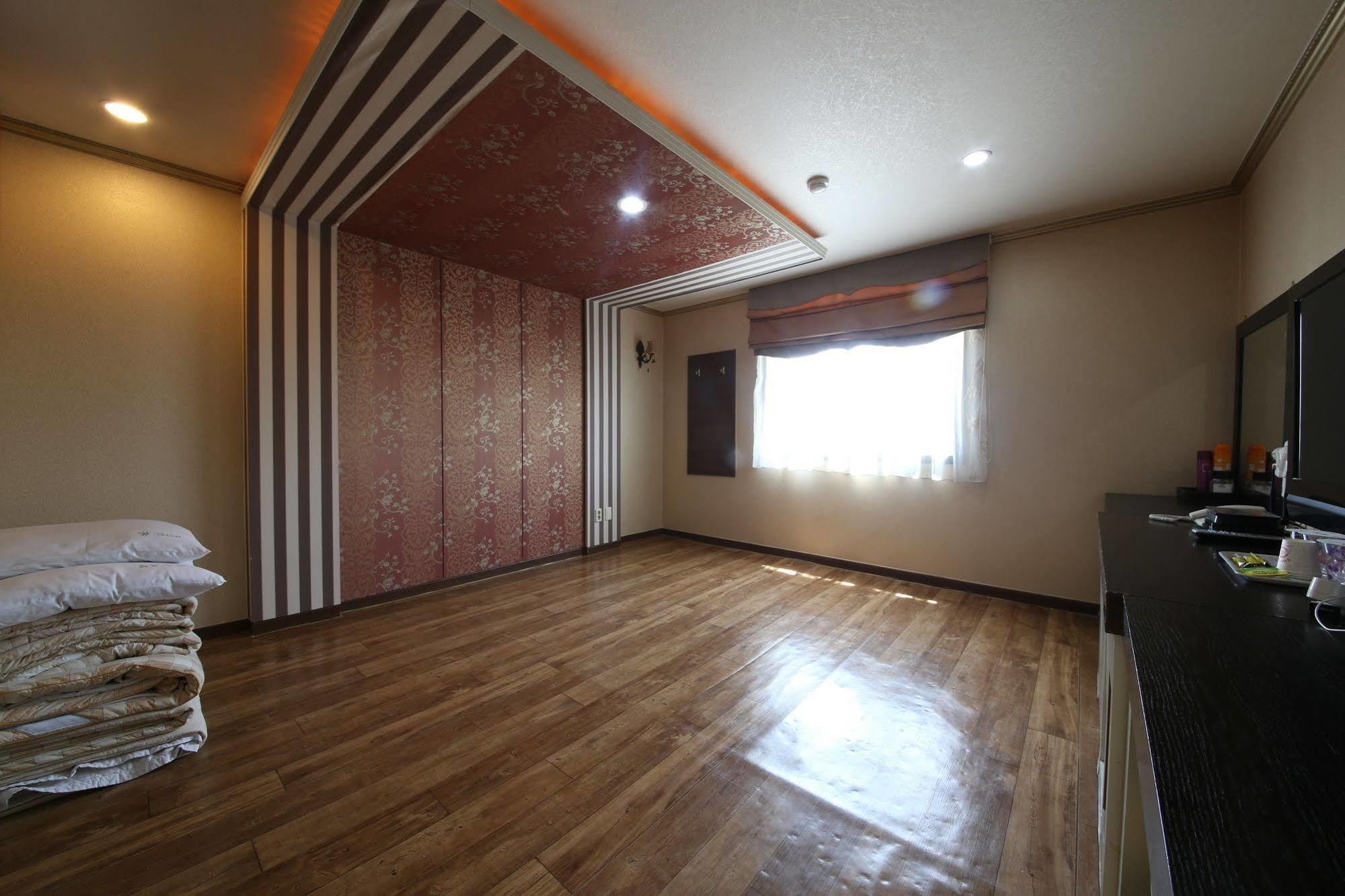Yes Motel Gunsan Zewnętrze zdjęcie