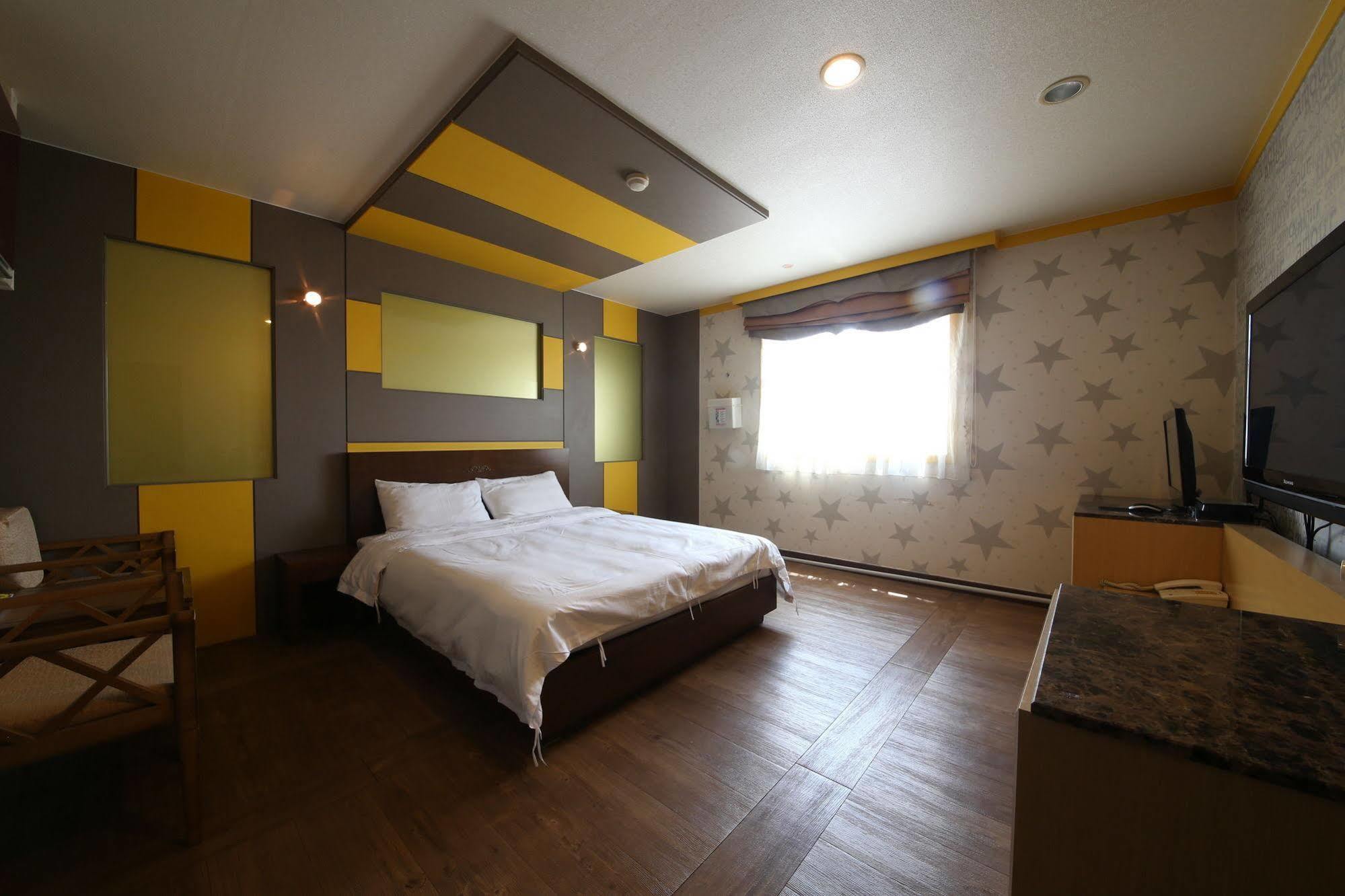 Yes Motel Gunsan Zewnętrze zdjęcie