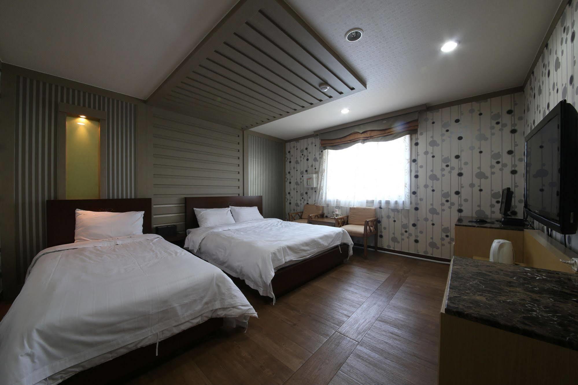 Yes Motel Gunsan Zewnętrze zdjęcie