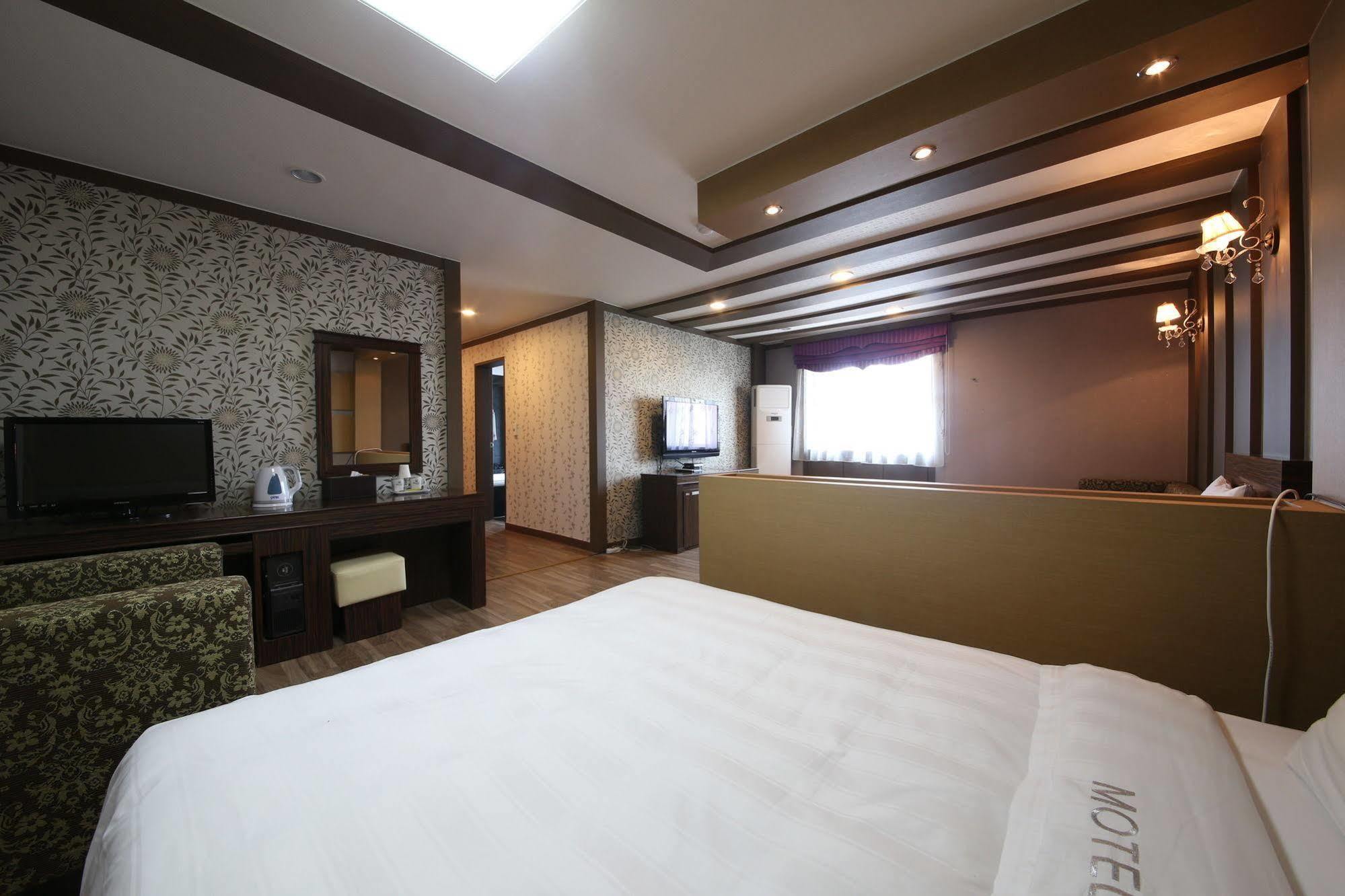 Yes Motel Gunsan Zewnętrze zdjęcie